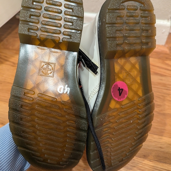 Dr. Martens, White. Girls Size 4. Brand New Never Worn. So Cute. - Picture 5 of 5